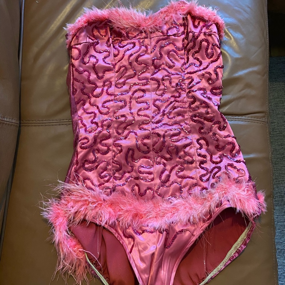 GORGEOUS VINTAGE SHOWGIRL BODY SUIT!